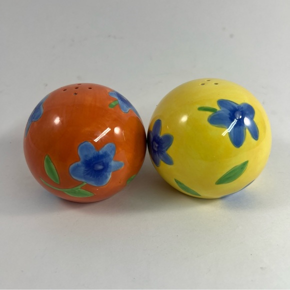 Avon Gift Collection Luau Flowers Floral Salt & Pepper Set - Picture 5 of 7